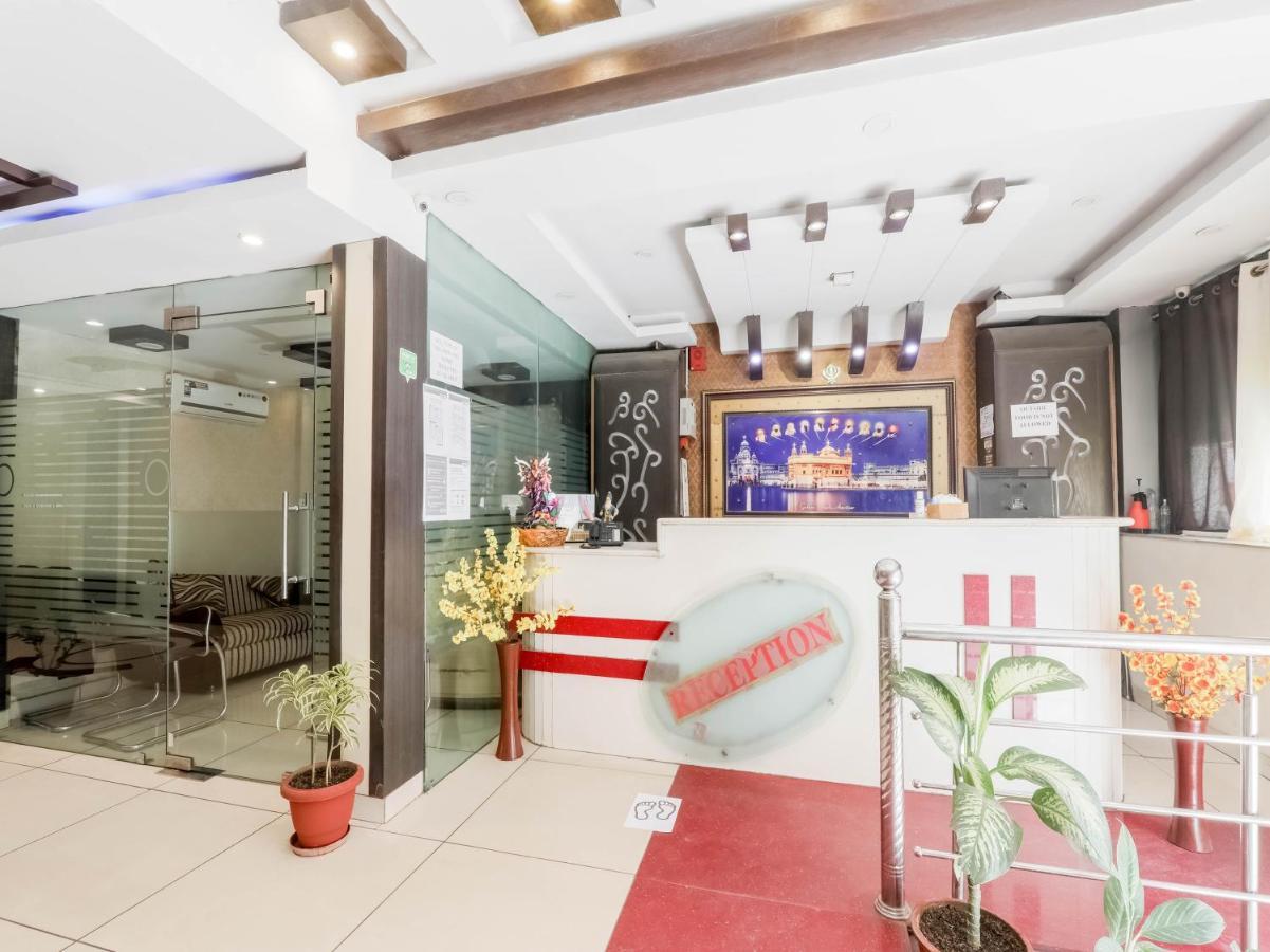 Oyo 79765 Hotel Samrat Лакхнау Екстер'єр фото